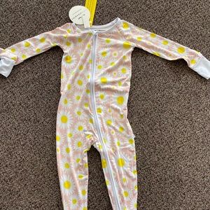 Little Sleepies 18/24m daisy zippy nwt